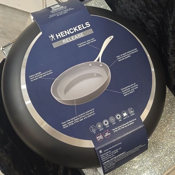 Henckels Release Ceramic Non-Stick 10" Skillet - Picture 9 of 9